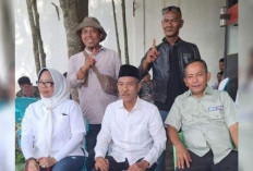 Diduga Tak Netral, Sekretaris PPS Mataram Jaya OKI Berpose Satu Jari dan Terancam Sanksi