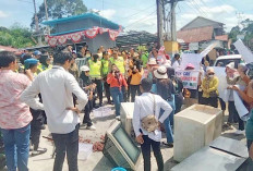 Geram Listrik Sering Byarpet, Puluhan Ibu-Ibu di Tebing Tinggi Geruduk PLN