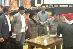 Akhir Masa Jabatan DPRD OKI 2019-2024, Rapat Paripurna Terakhir Penuh Haru