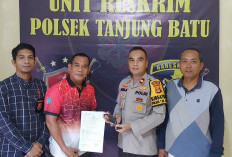 Berkat Pendekatan & Imbauan Ketua Forum Kades di Ogan Ilir, Senpi Ilegal Milik Warga Diserahkan ke Polisi