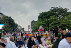 Sholat Idul Adha di Masjid Agung Palembang, Ribuan Jemaah Padati Jembatan Ampera