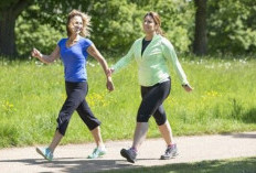 Jalan Kaki di Sore Hari, Rutinitas Sederhana yang Bisa Jaga Kesehatan Mental dan Fisik