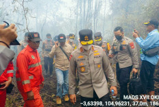 Kapolda Sumsel Tinjau Langsung Karhutla di Lempuing Jaya, Kirim Dua Tim Tambahan