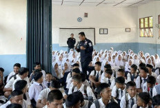 Satresnarkoba Polres PALI Beri Penyuluhan Bahaya Narkoba Kepada Ratusan Siswa SMK Negeri 1 Talang Ubi