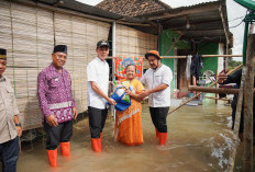 Banjir Rendam Enam Desa di Lempuing Jaya, Bupati dan Wabup OKI Gerak Cepat Beri Bantuan