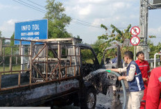 Pickup Suzuki Carry Bermuatan Sepeda Listrik Kebakaran di Tol Keramasan, Penyebab Diduga Korsleting