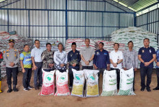 Bupati Muchendi Salurkan Bantuan Sarpras BPDPKS Rp11,9 Miliar untuk Petani Sawit