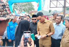 Warga Padati Stand Dinsos di Layanan Terpadu Tulung Selapan, Antre Urus BPJS dan Bansos