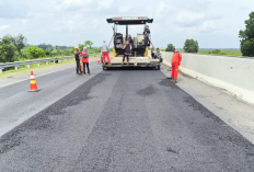 Sambut Nataru, Tol Kayuagung-Palembang Diperbaiki Jalan dengan Metode Patching