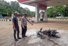 Usai Isi BBM, Sepeda Motor Terbakar di SPBU Pampangan OKI